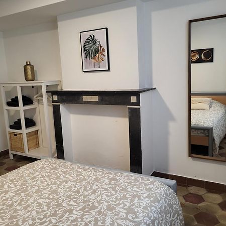 Brussels Bed & Blockchain Private Rooms With Shared Bathroom Etterbeek Oda fotoğraf