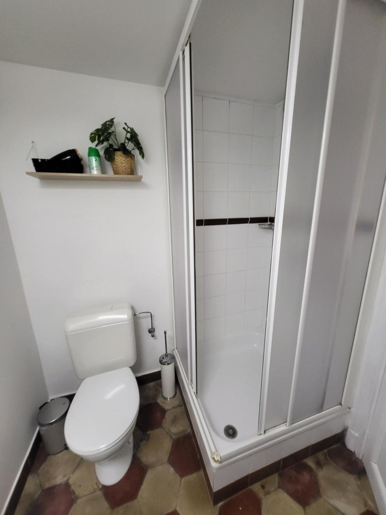 Brussels Bed & Blockchain Private Rooms With Shared Bathroom Etterbeek Oda fotoğraf