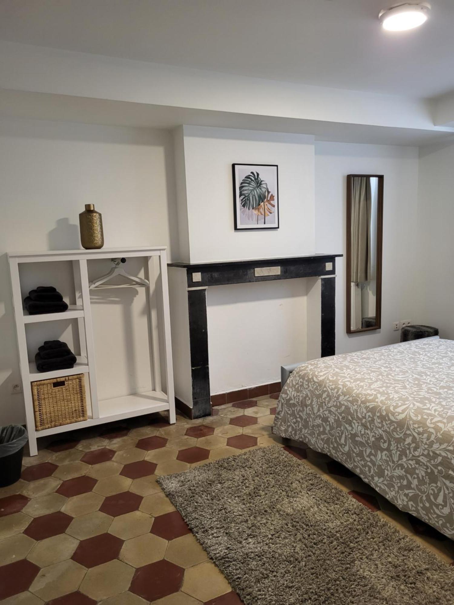 Brussels Bed & Blockchain Private Rooms With Shared Bathroom Etterbeek Oda fotoğraf